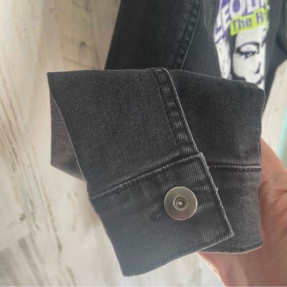 Disney Trucker Jacket Haunted Mansion Madame Leota Denim Jean Halloween size XS - Picture 5 of 9